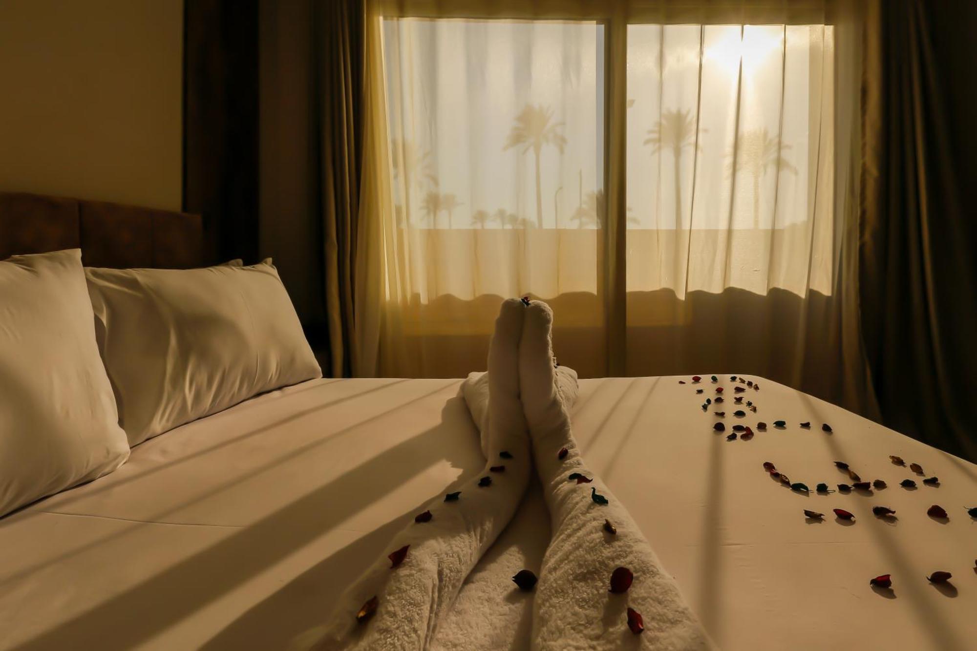 Taj Pyramids View Inn Kafrat al Jabal Экстерьер фото